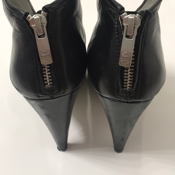 vince camuto vyammi bootie
